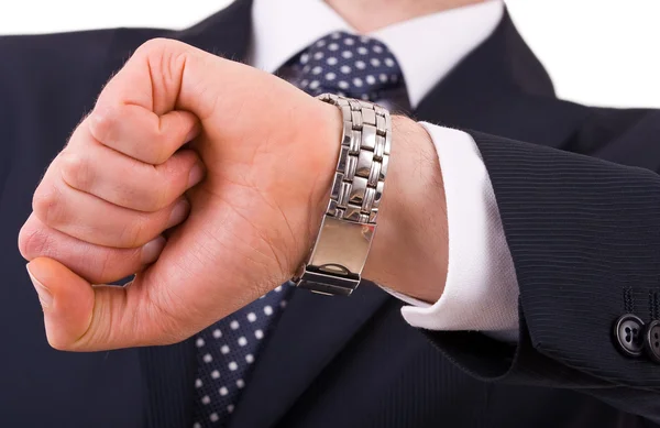 Uomo d'affari che controlla il tempo sul suo orologio da polso . — Foto Stock
