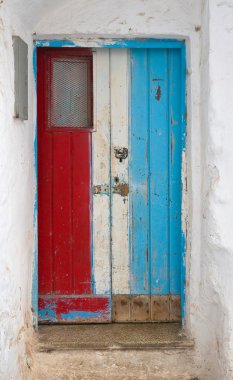 ahşap kapı. Mottola. Puglia. İtalya.