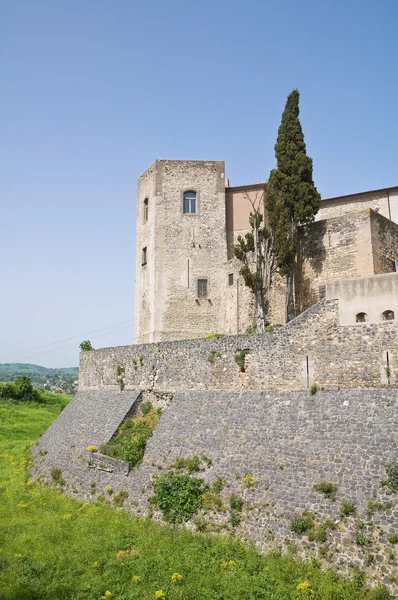 Замок melfi. Базиліката. Італія. — стокове фото