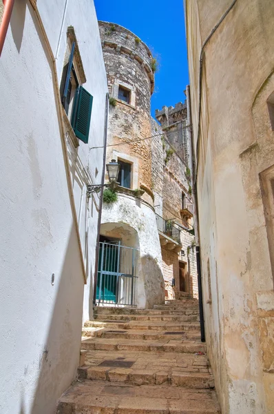 Gasse. Ceglie messapica. Apulien. Italien. — Stockfoto