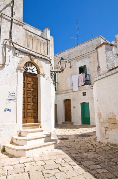 Alleyway. Ceglie Messapica. Puglia. Italy. — Stock Photo, Image