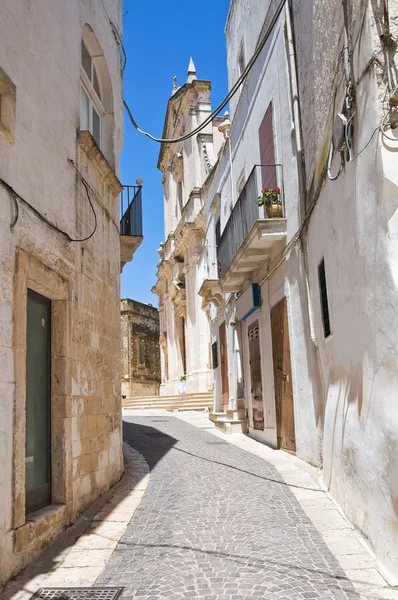 Ulička. Ceglie Messapica. Puglia. Itálie. — Stock fotografie