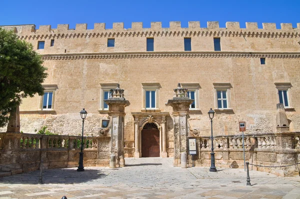 Imperiali kasteel. francavilla fontana. Puglia. Italië. — Stockfoto