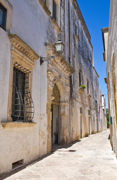 Historický palác. Specchia. Puglia. Itálie. — Stock fotografie