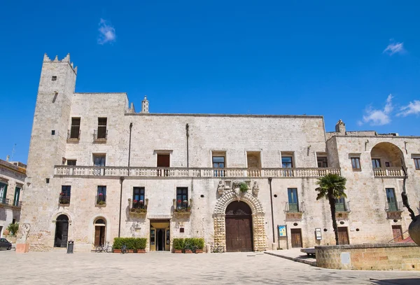 Le palais Risolo. Specchia. Pouilles. Italie . Photos De Stock Libres De Droits