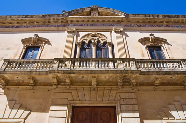 Alberti paleis. Presicce. Puglia. Italië. — Stockfoto