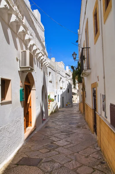 Para o beco. Mottola. Puglia. Itália . — Fotografia de Stock