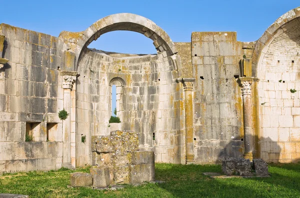 Kościół ss. Trójcy. Venosa. Basilicata. Włochy. — Zdjęcie stockowe