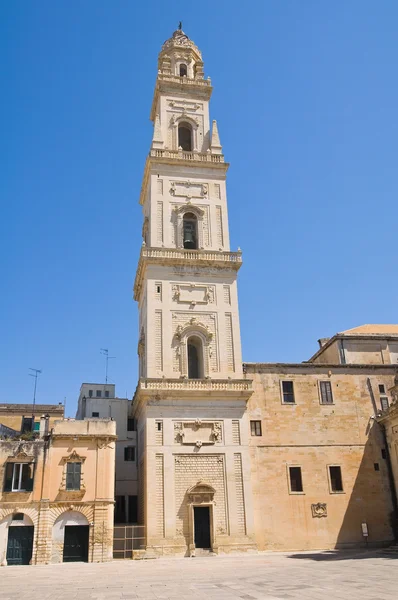 Belltower Kościoła katedry duomo. Lecce. Puglia. Włochy. — Zdjęcie stockowe