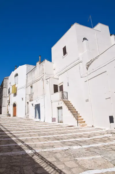 En gränd. Ceglie Messapica. Apulien. Italien. — Stockfoto