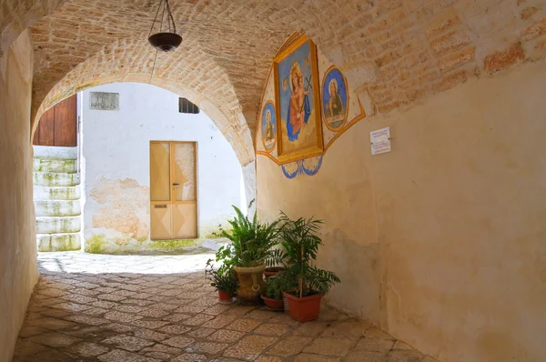 Alleyway. Ceglie Messapica. Puglia. Italy. — Stock Photo, Image