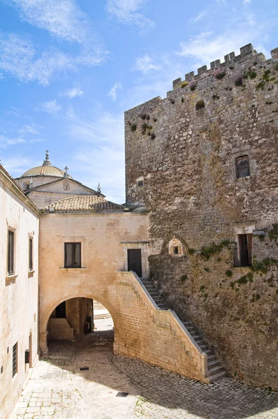 Castillo ducal. Ceglie Messapica. Puglia. Italia . —  Fotos de Stock