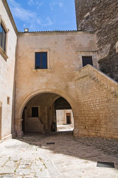 Hertogelijk kasteel. ceglie messapica. Puglia. Italië. — Stockfoto