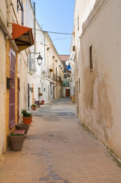 Une ruelle. Castellaneta. Pouilles. Italie . — Photo