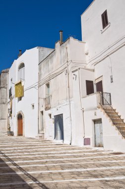 Ara sokakta. Ceglie Messapica. Puglia. İtalya.