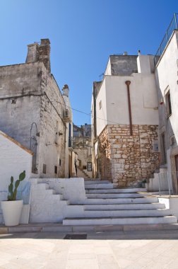 Ara sokakta. Ceglie Messapica. Puglia. İtalya.