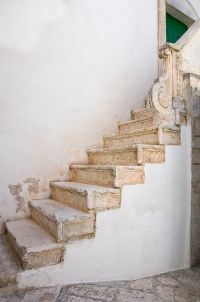 Alleyway. Ceglie Messapica. Puglia. Italy. — Stock Photo, Image