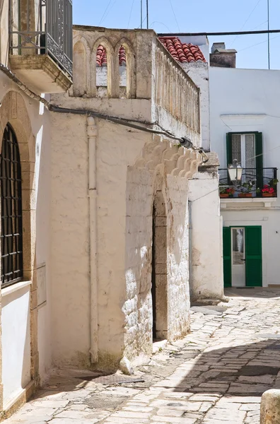 Gasse. Ceglie messapica. Apulien. Italien. — Stockfoto