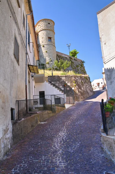 Para o beco. Alberona. Puglia. Itália . — Fotografia de Stock