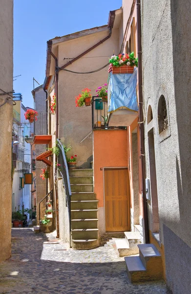 Para o beco. Roseto Valfortore. Puglia. Itália . — Fotografia de Stock