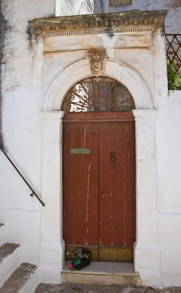 Callejuela. Ceglie Messapica. Puglia. Italia . — Foto de Stock