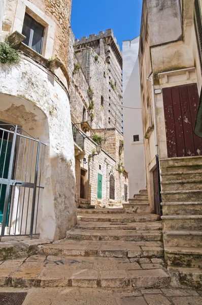 Para o beco. Ceglie Messapica. Puglia. Itália . — Fotografia de Stock