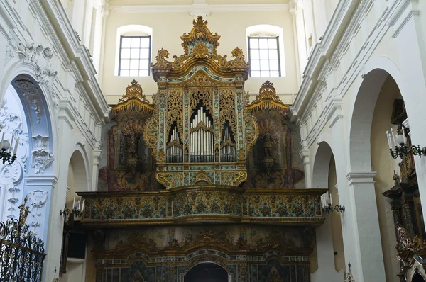 Iglesia Madre de San Pietro. Putignano. Puglia. Italia . —  Fotos de Stock