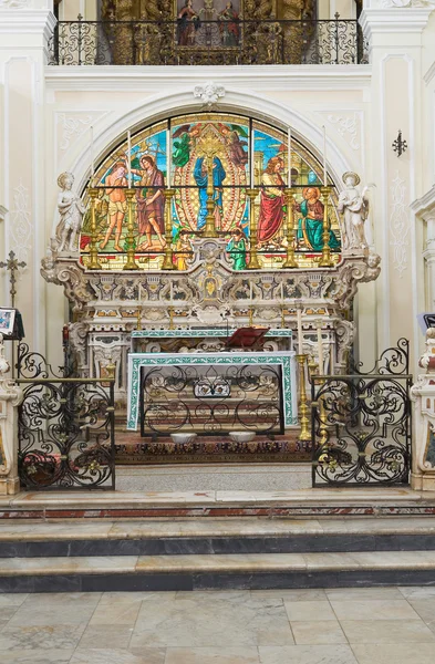 Iglesia Madre de San Pietro. Putignano. Puglia. Italia . —  Fotos de Stock
