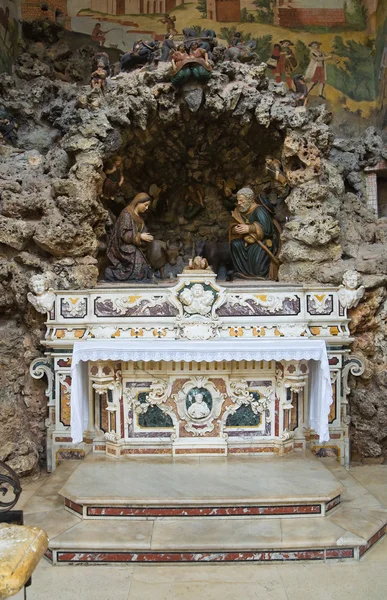 Matka církev st. Pietro. Putignano. Puglia. Itálie. — Stock fotografie