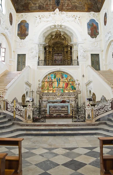 Iglesia Madre de San Pietro. Putignano. Puglia. Italia . — Foto de Stock