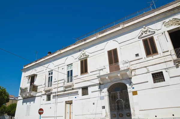 De nicastro palác. Manfredonia. Puglia. Itálie. — Stock fotografie