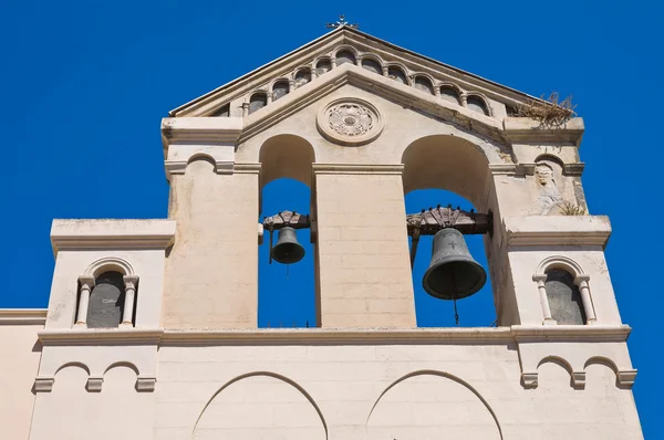 聖フランチェスコの教会。マンフレドニア。プーリア州。イタリア. — ストック写真