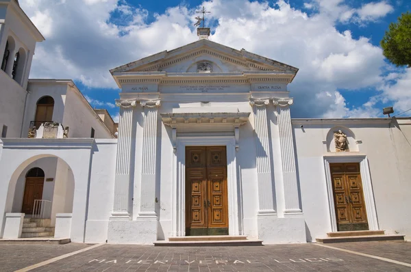 教会的不锈钢立式玛丽亚 · 德拉卢斯。mattinata。普利亚大区。意大利. — 图库照片