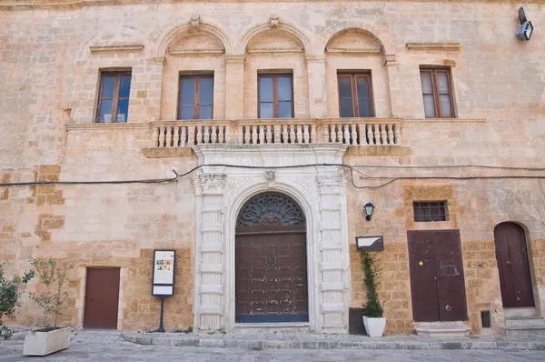 Palácio Cavaliere. Mesagne. Puglia. Itália . — Fotografia de Stock