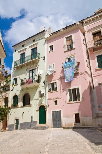 Para o beco. Rodi Garganico. Puglia. Itália . — Fotografia de Stock