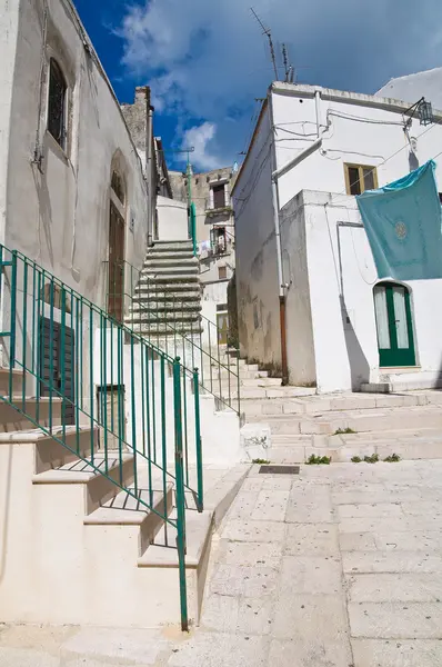 Vicolo. Monte Sant'Angelo. Puglia. Italia . — Foto Stock