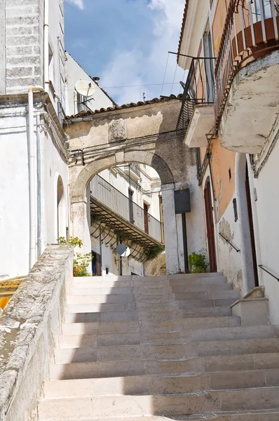 Vicolo. Monte Sant'Angelo. Puglia. Italia . — Foto Stock