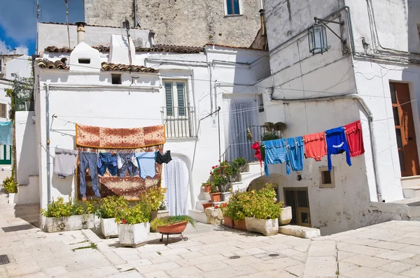 Para o beco. Monte Sant 'Angelo. Puglia. Itália . — Fotografia de Stock