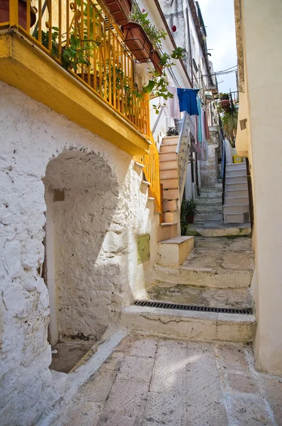 Gasse. Ischitella. Apulien. Italien. — Stockfoto