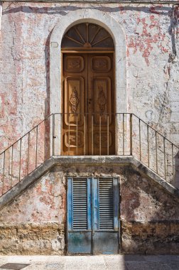 ahşap kapı. manduria. Puglia. İtalya.