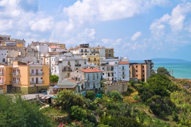 rodi garganico panoramik manzaralı. Puglia. İtalya.