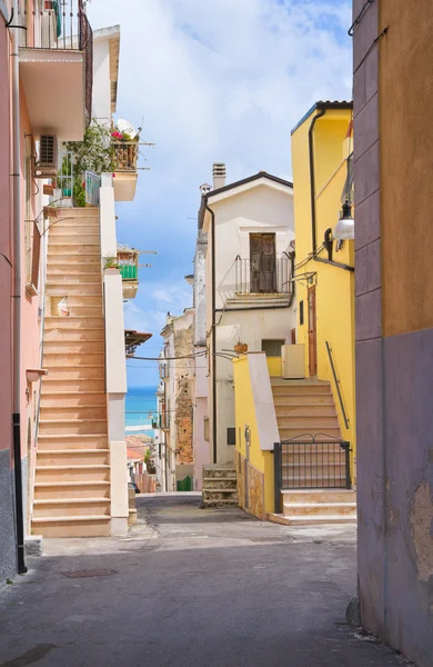 Vicolo. Rodi Garganico. Puglia. Italia . — Foto Stock