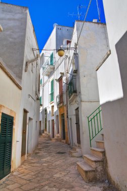 Ara sokakta. Noci. Puglia. İtalya.