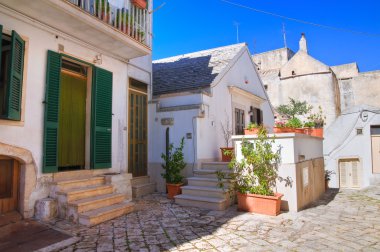 Ara sokakta. Noci. Puglia. İtalya.