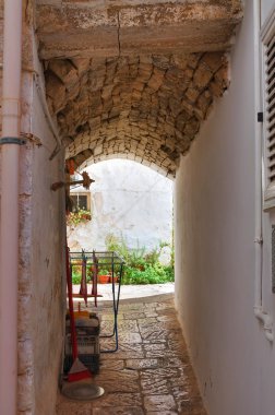 Ara sokakta. Noci. Puglia. İtalya.