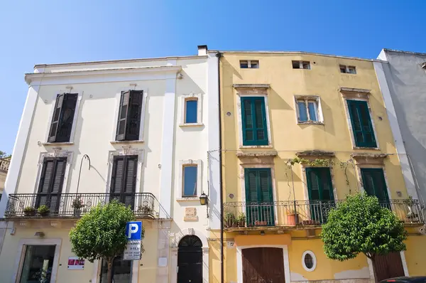 Steegje. Conversano. Puglia. Italië. — Stockfoto