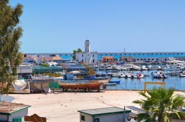 rodi garganico panoramik manzaralı. Puglia. İtalya.