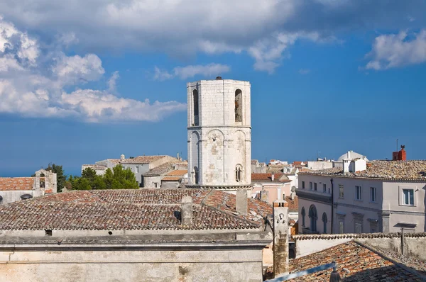 Vedere panoramică a Monte Sant 'Angelo. Puglia. Italia . — Fotografie, imagine de stoc