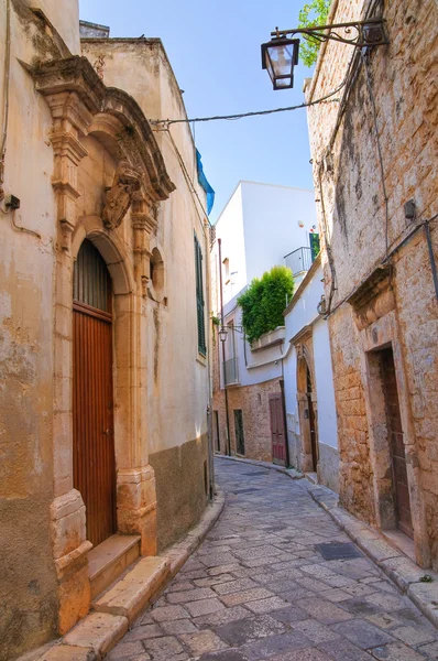 Para o beco. Conversa. Puglia. Itália . — Fotografia de Stock