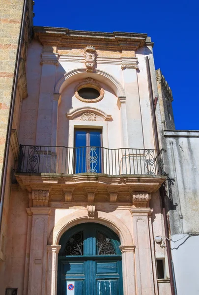 Zabytkowy pałac. Alessano. Puglia. Włochy. — Zdjęcie stockowe